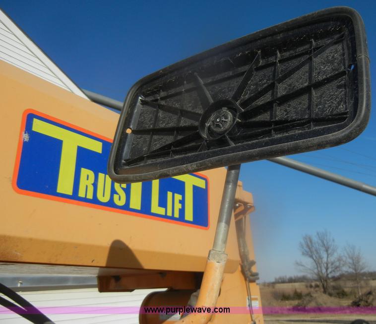 image for item D4672 2005 Mustang 944 telehandler