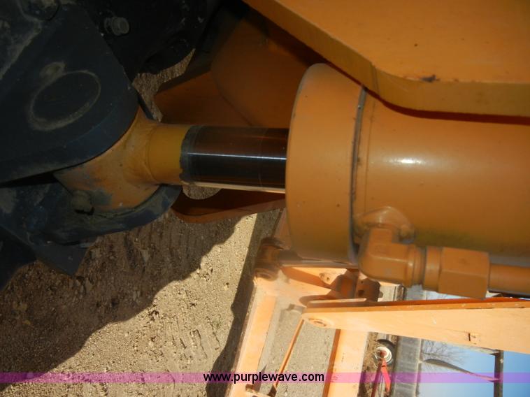 image for item D4672 2005 Mustang 944 telehandler