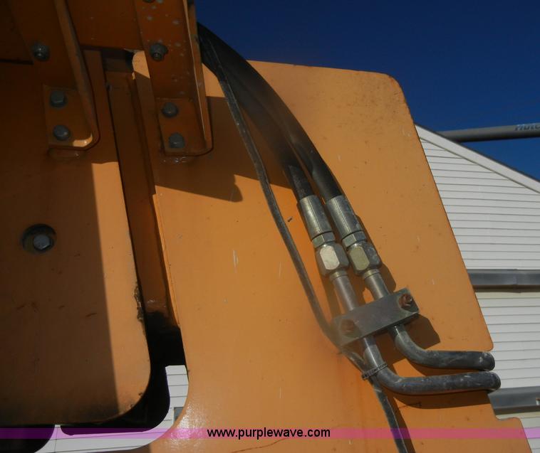 image for item D4672 2005 Mustang 944 telehandler