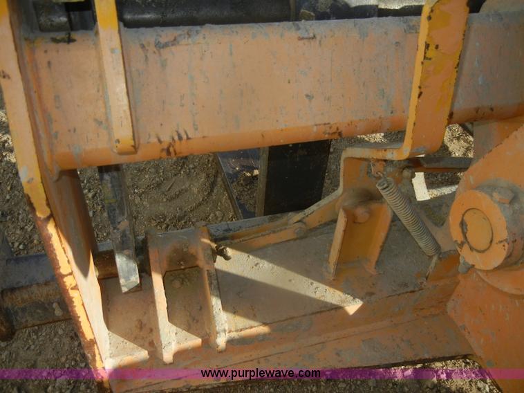 image for item D4672 2005 Mustang 944 telehandler