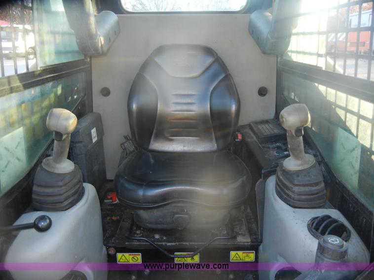 image for item D4711 2007 Caterpillar 277B track loader