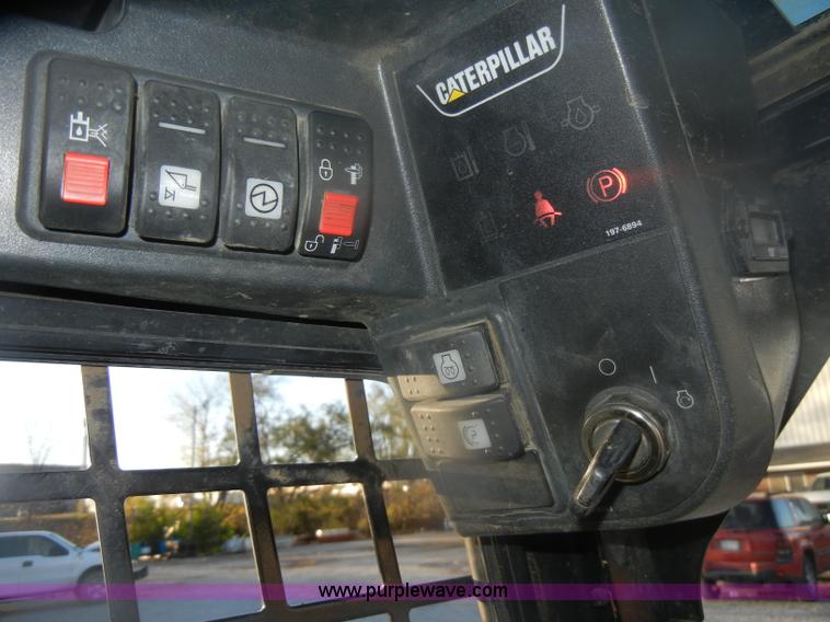 image for item D4711 2007 Caterpillar 277B track loader