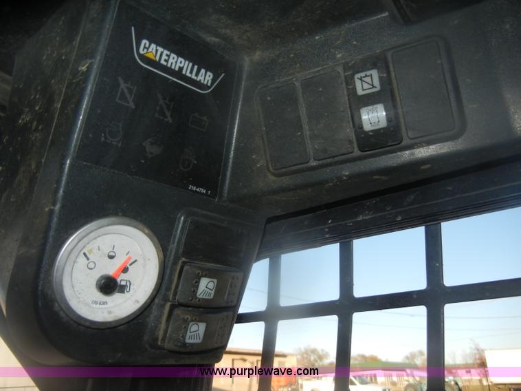 image for item D4711 2007 Caterpillar 277B track loader