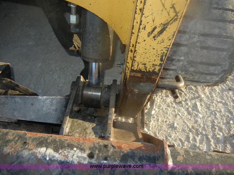image for item D4711 2007 Caterpillar 277B track loader