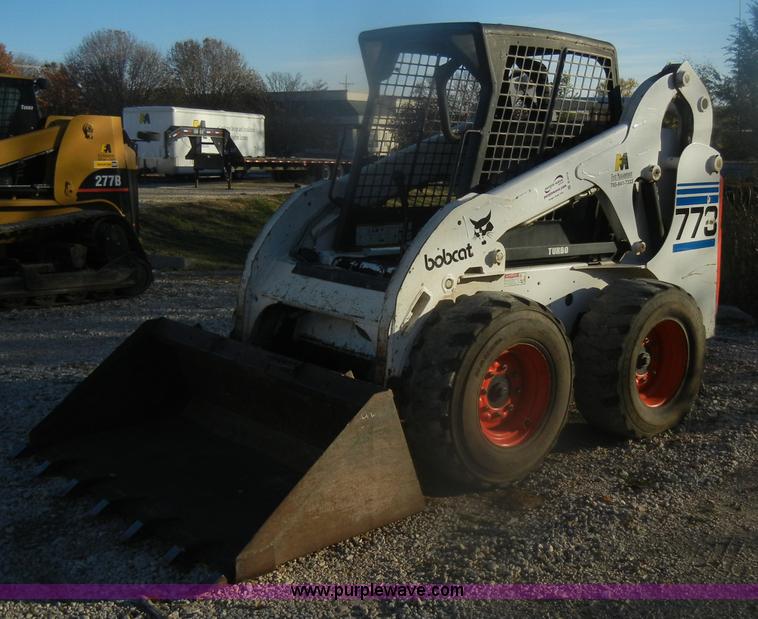 image for item D4712 2001 Bobcat 773 Turbo skid steer