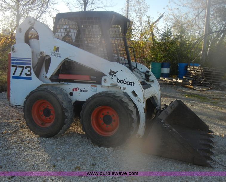 image for item D4712 2001 Bobcat 773 Turbo skid steer