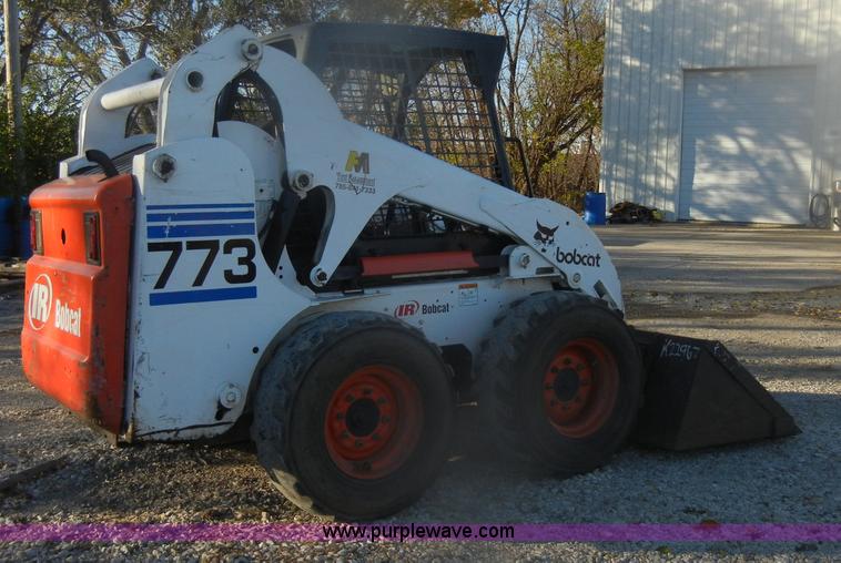 image for item D4712 2001 Bobcat 773 Turbo skid steer