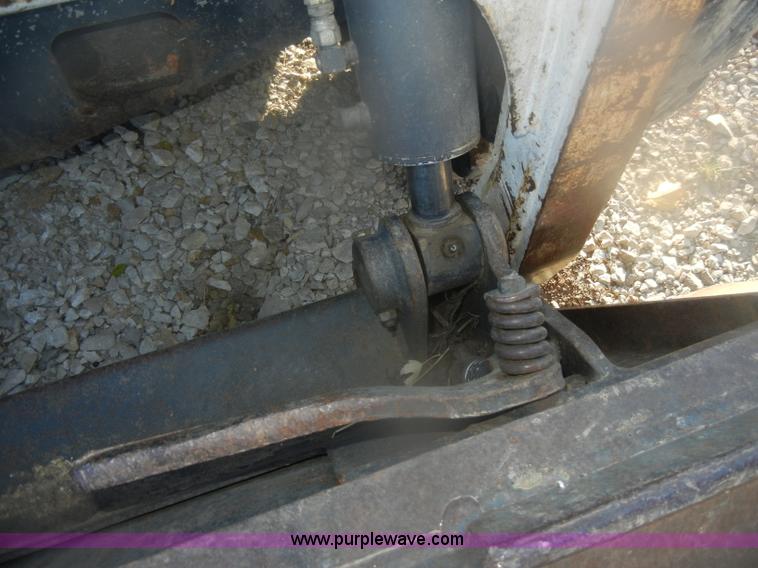 image for item D4712 2001 Bobcat 773 Turbo skid steer