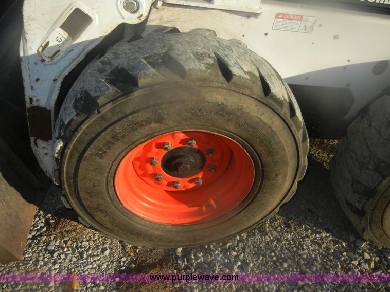 image for item D4712 2001 Bobcat 773 Turbo skid steer