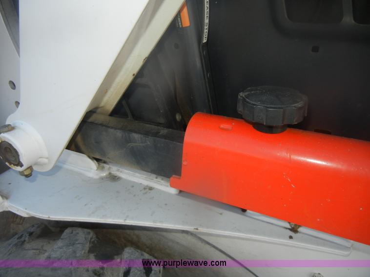 image for item D4712 2001 Bobcat 773 Turbo skid steer