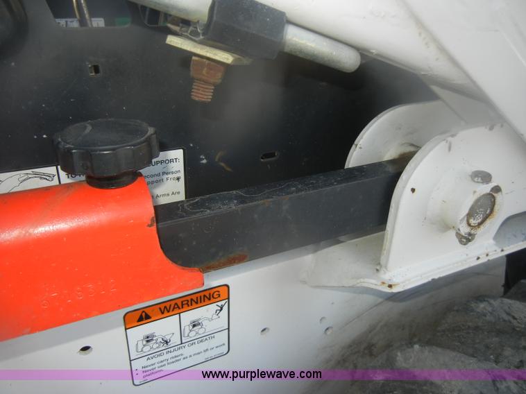 image for item D4712 2001 Bobcat 773 Turbo skid steer