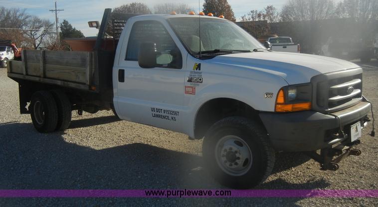 image for item D4714 2000 Ford F350 XL Super Duty flatbed pickup truck