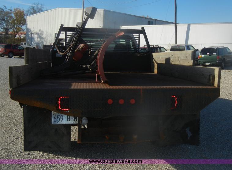 image for item D4714 2000 Ford F350 XL Super Duty flatbed pickup truck