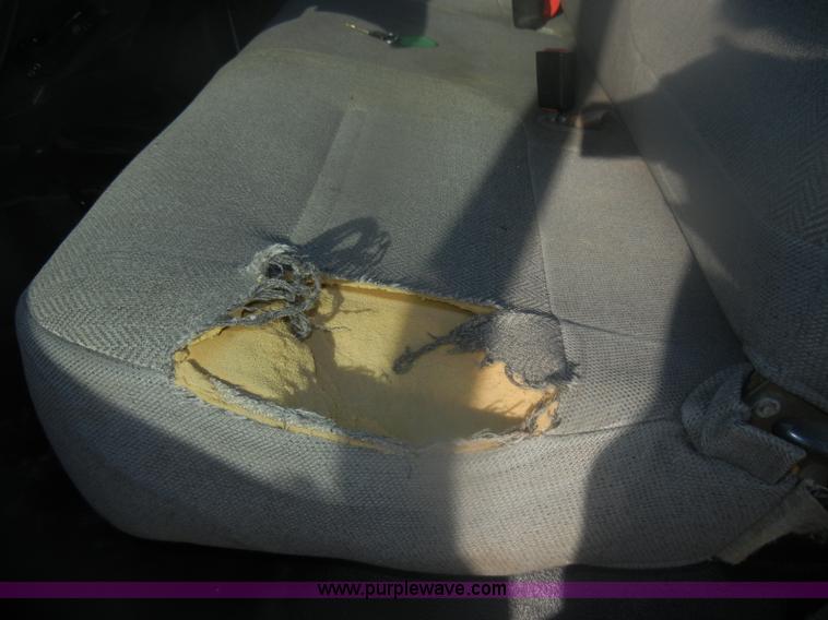 image for item D4714 2000 Ford F350 XL Super Duty flatbed pickup truck