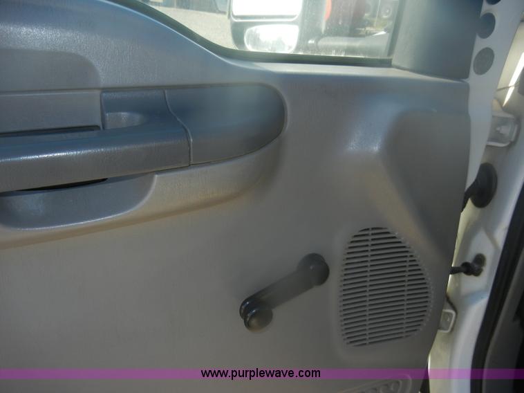 image for item D4714 2000 Ford F350 XL Super Duty flatbed pickup truck