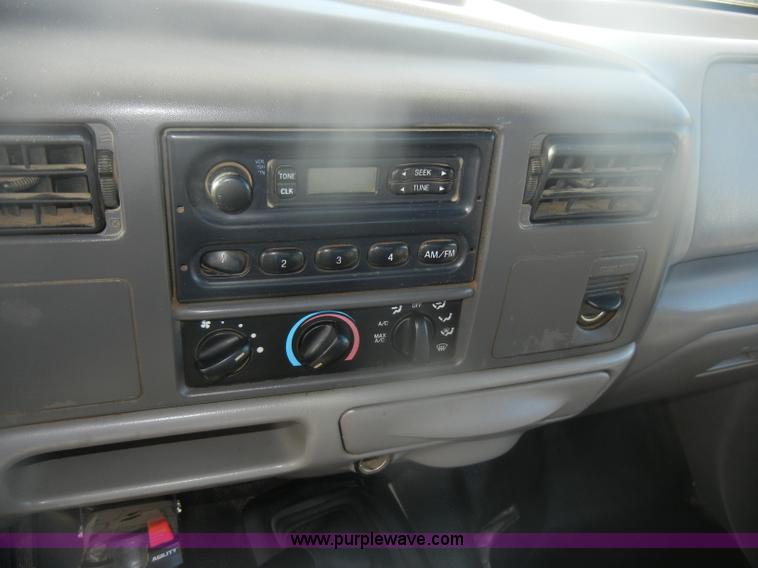 image for item D4714 2000 Ford F350 XL Super Duty flatbed pickup truck