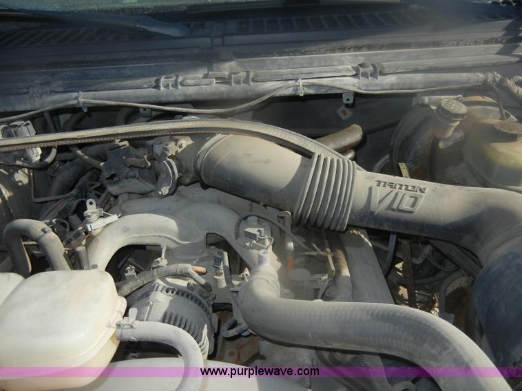 image for item D4714 2000 Ford F350 XL Super Duty flatbed pickup truck