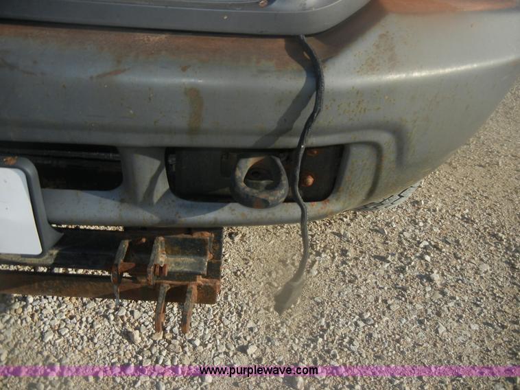 image for item D4714 2000 Ford F350 XL Super Duty flatbed pickup truck