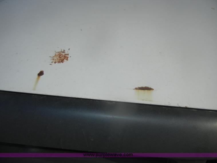 image for item D4714 2000 Ford F350 XL Super Duty flatbed pickup truck