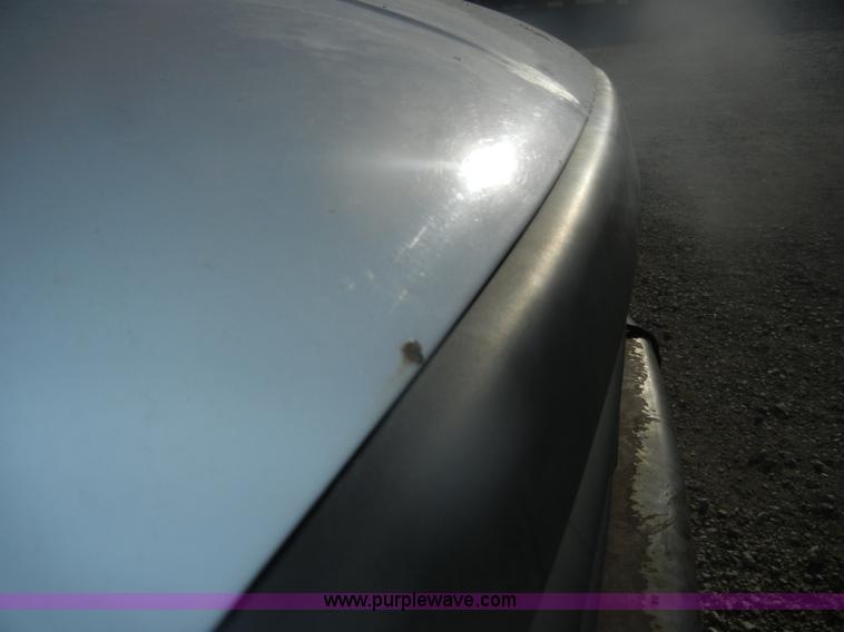 image for item D4714 2000 Ford F350 XL Super Duty flatbed pickup truck