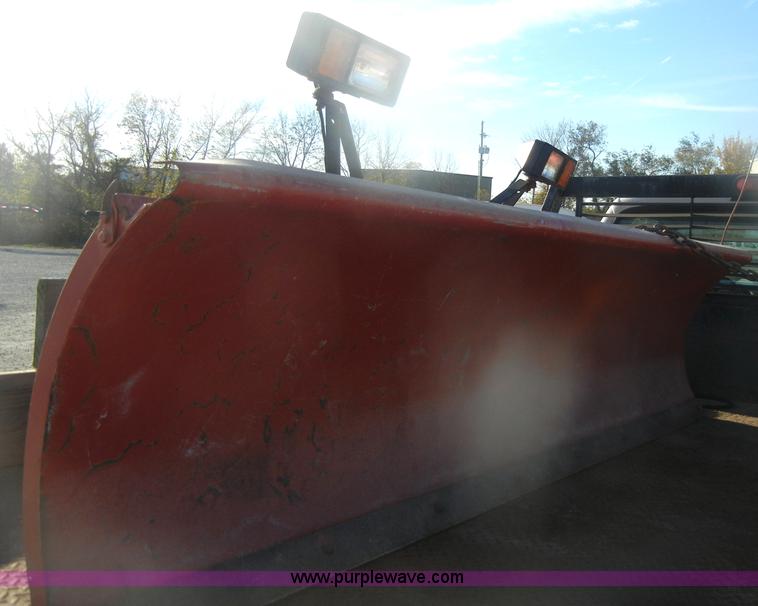 image for item D4714 2000 Ford F350 XL Super Duty flatbed pickup truck