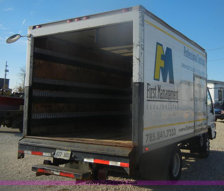 image for item D4715 2001 GMC W3500 box truck