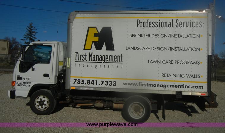 image for item D4715 2001 GMC W3500 box truck