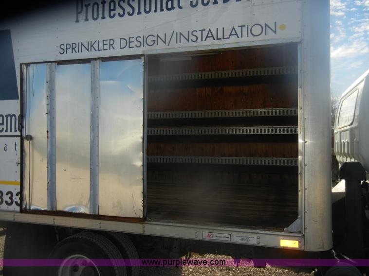 image for item D4715 2001 GMC W3500 box truck