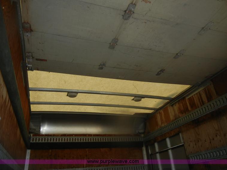 image for item D4715 2001 GMC W3500 box truck