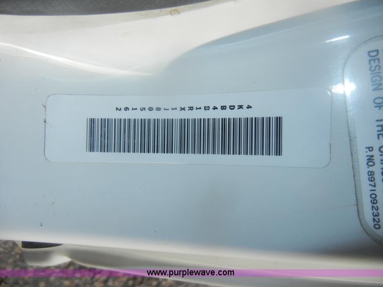 image for item D4715 2001 GMC W3500 box truck