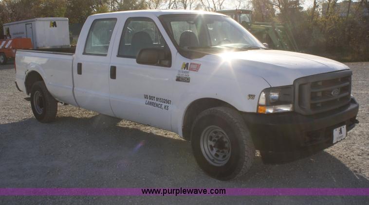 image for item D4716 2002 Ford F250 Super Duty XL pickup truck