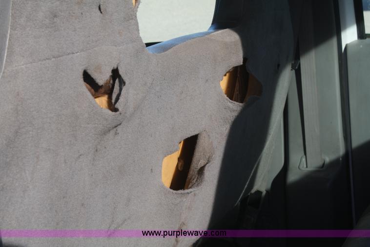 image for item D4716 2002 Ford F250 Super Duty XL pickup truck