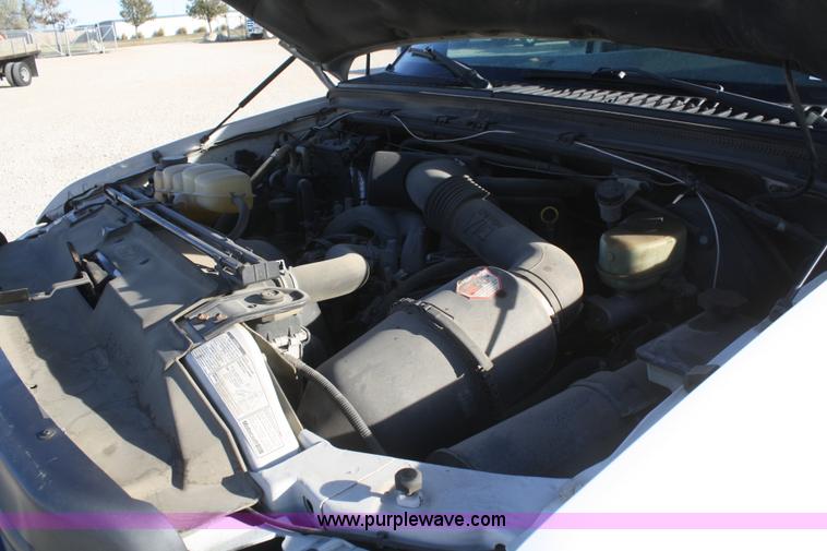 image for item D4716 2002 Ford F250 Super Duty XL pickup truck