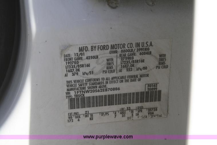 image for item D4716 2002 Ford F250 Super Duty XL pickup truck