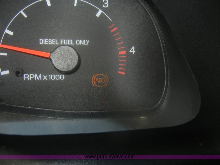 image for item D4717 2004 Ford F650 XL Super Duty dump truck