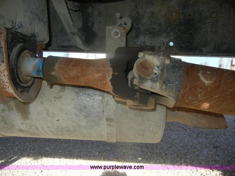 image for item D4717 2004 Ford F650 XL Super Duty dump truck