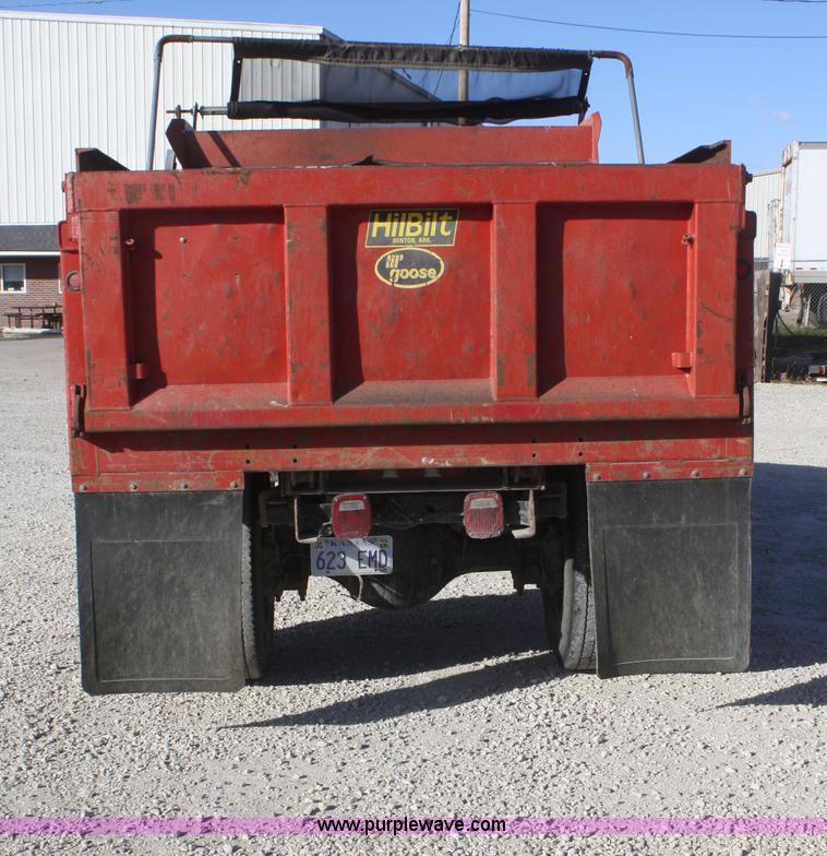 image for item D4718 2004 Ford F650 XL Super Duty dump truck