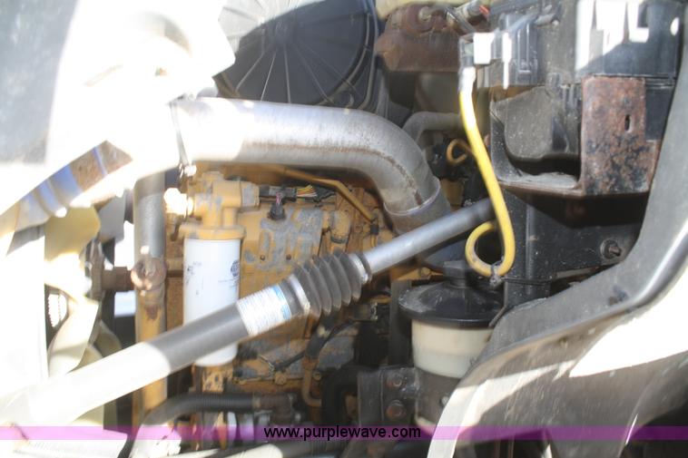 image for item D4718 2004 Ford F650 XL Super Duty dump truck