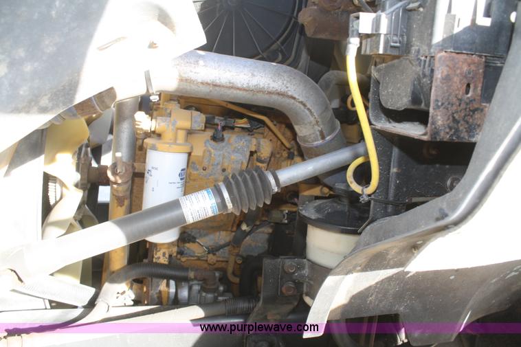 image for item D4718 2004 Ford F650 XL Super Duty dump truck