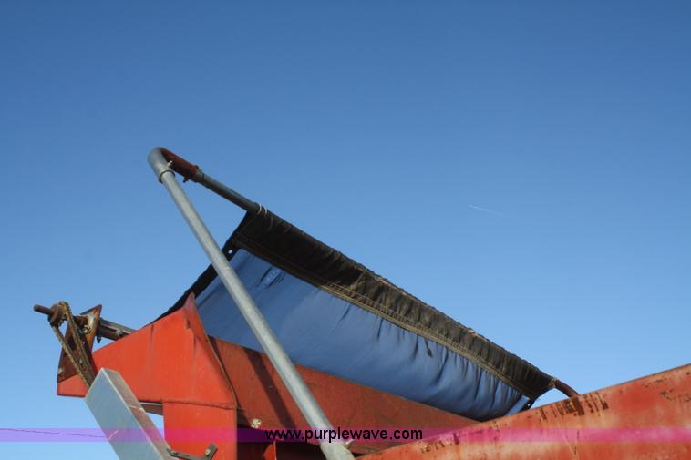 image for item D4718 2004 Ford F650 XL Super Duty dump truck