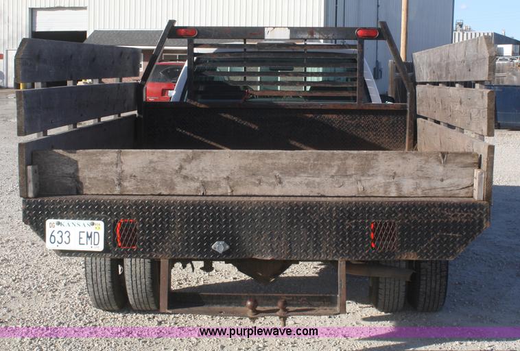 image for item D4719 2000 Chevrolet C3500 Crew Cab flatbed pickup truck