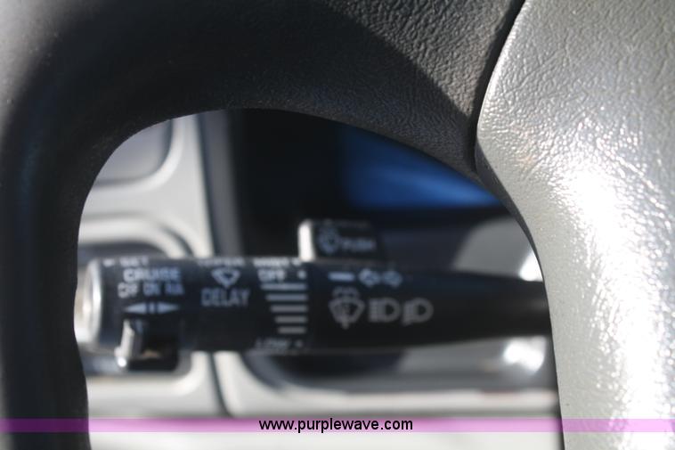 image for item D4719 2000 Chevrolet C3500 Crew Cab flatbed pickup truck