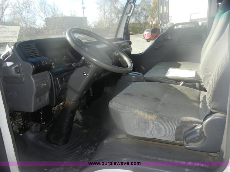 image for item D4720 2002 GMC W3500 flatbed truck