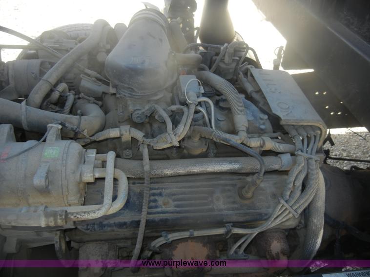 image for item D4720 2002 GMC W3500 flatbed truck