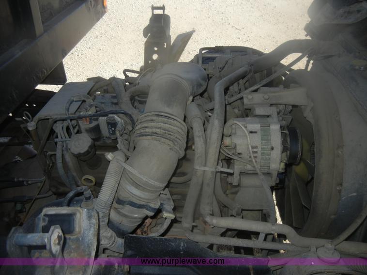 image for item D4720 2002 GMC W3500 flatbed truck