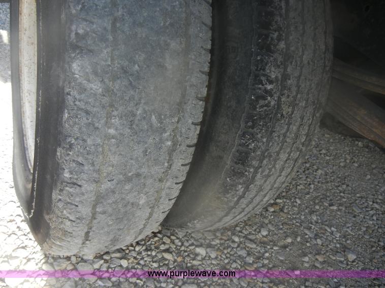 image for item D4720 2002 GMC W3500 flatbed truck