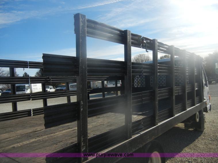 image for item D4720 2002 GMC W3500 flatbed truck