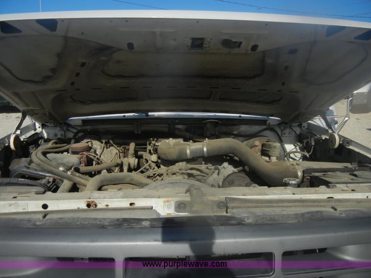 image for item D4721 1997 Ford F350 XL flatbed pickup truck