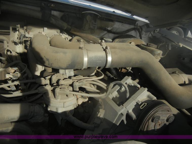 image for item D4721 1997 Ford F350 XL flatbed pickup truck