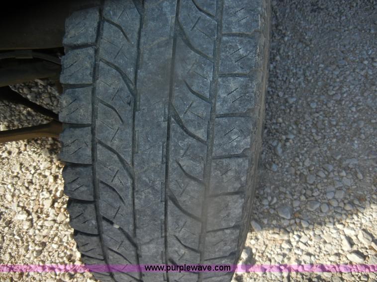 image for item D4722 2001 Chevrolet Silverado 2500 Extended Cab pickup truck